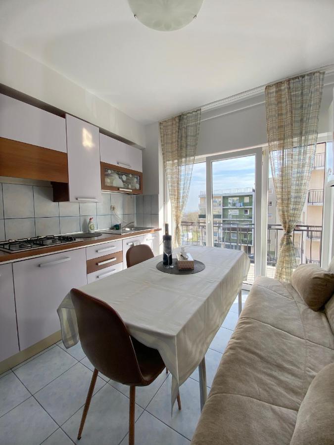 Cozy Apartment 2 Bedroom Private Parking Kluż-Napoka Zewnętrze zdjęcie